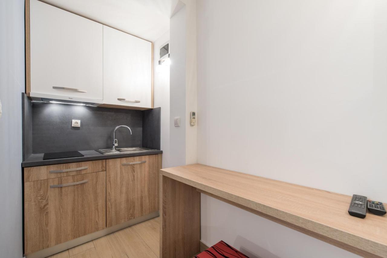 Beachfront Apartments Zanic Podstrana Room photo