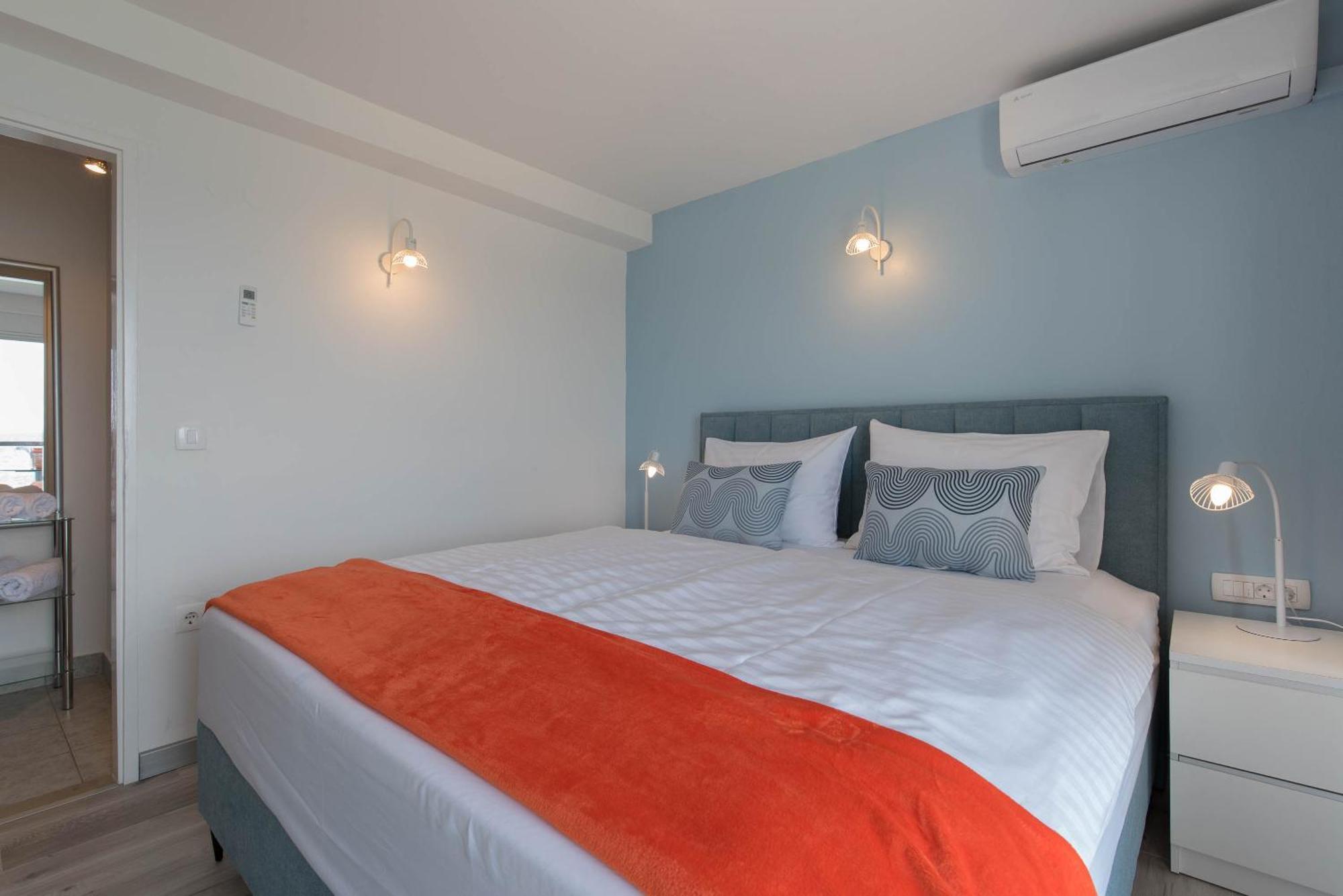 Beachfront Apartments Zanic Podstrana Room photo
