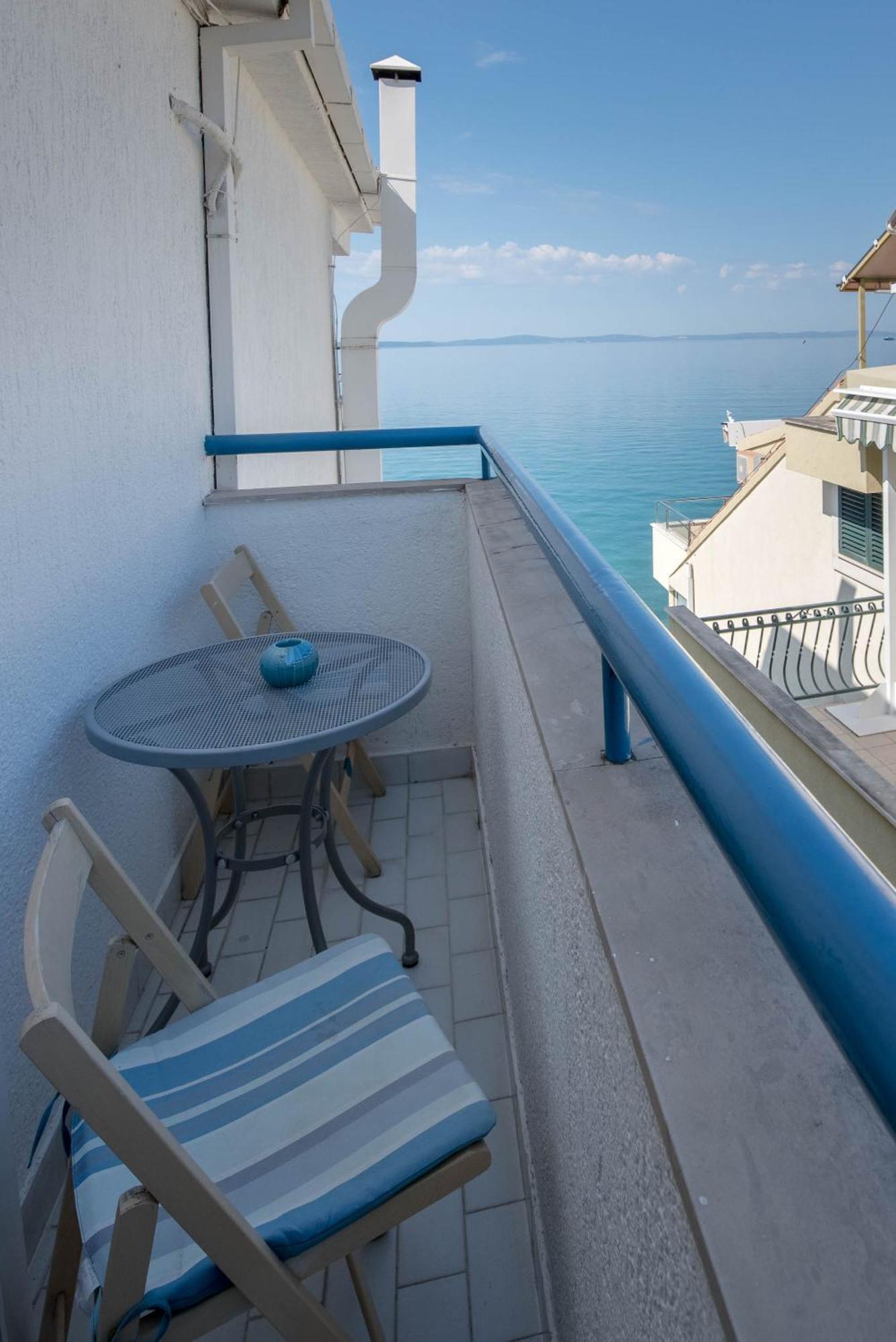 Beachfront Apartments Zanic Podstrana Room photo